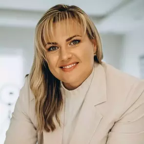Jenny Levaya, Morden, Real Estate Agent